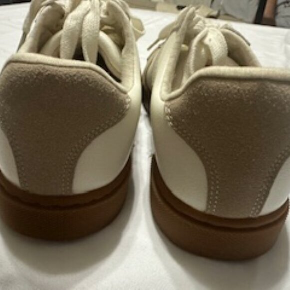 Women's Bailey lace up sneaker size 8.5 - Picture 2 of 7